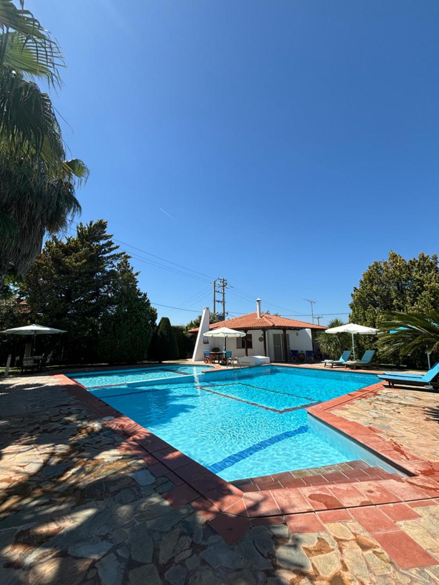 Country House With Pool And Big Garden Oropos Exterior photo